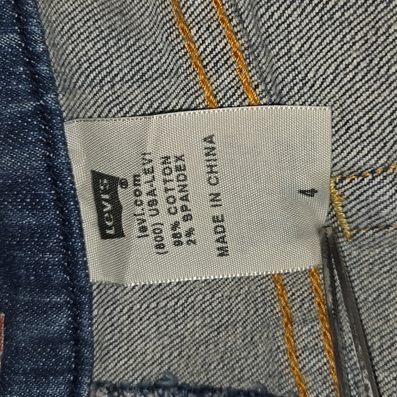 Levi's Miniskirt Sz 4 - Picture 4 of 4